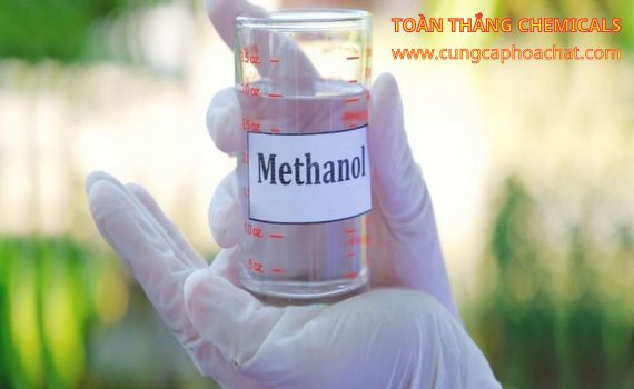 methanol dạng lỏng, trong suốt